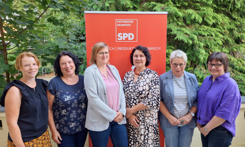 Franziska Gelbke, Sonja Muschalle, Mandy Schimmeyer, Christine M. Kaiser, Elke Bensch und Beate Thiel (v. li.). Es fehlt Edelgard Hahn.