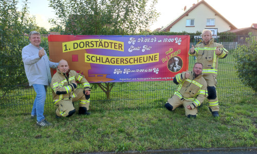 v.l.: Carsten Voigt (1. Vorsitzender – Männerturnverein Dorstadt), David Formella (Ortsbrandmeister Freiwillige Feuerwehr Dorstadt), Matthias Voß und Dr. Andreas Bock (1. Vorsitzender – Förderverein Freiwillige Feuerwehr Dorstadt).