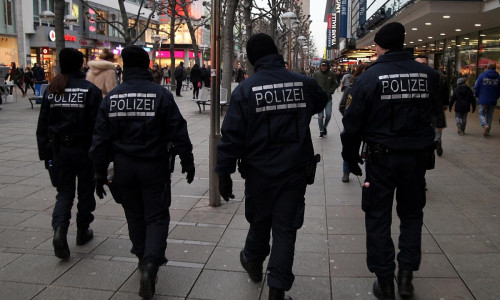 Polizei in einer Fußgängerzone von Stuttgart (Archiv)