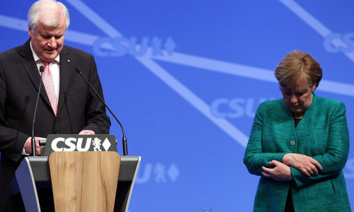 Horst Seehofer und Angela Merkel (Archiv)