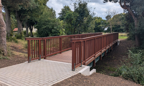 Die neue Geh- und Radwegbrücke in Fürstenau aus nördlicher Richtung.