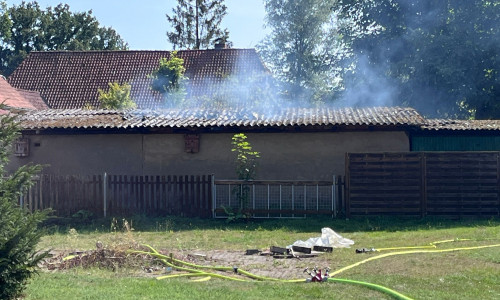 Von außen war bereits Rauch zu erkennen.