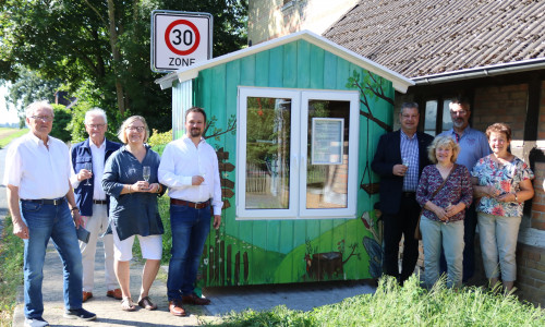 Detlef Thiele, Heinz Förster, Daniela Rust, Ortsbürgermeister Enrico Jahn, Carsten Nikelski, Ute Schmädecker, Hansjörg Jäger und Doris Thiele (v. li.).