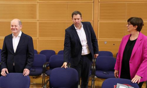 Olaf Scholz, Lars Klingbeil, Saskia Esken (Archiv)