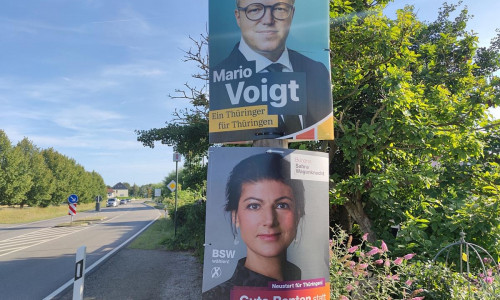 Wahlplakate mit Mario Voigt und Sahra Wagenknecht zur Landtagswahl in Thüringen (Archiv)