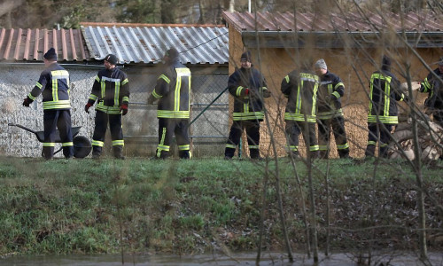 Feuerwehr bei einer Hochwasserlage (Archiv)