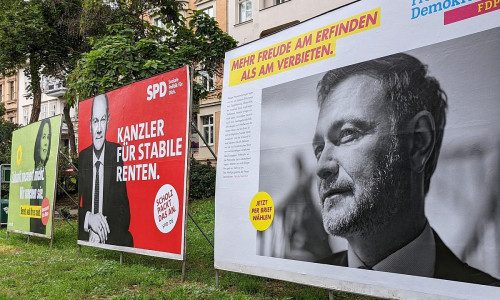 Wahlplakate von Grünen, SPD und FDP zur Bundestagswahl 2021 (Archiv)