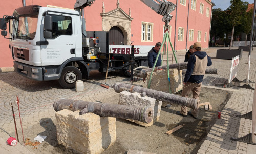 Die Kanonen wurden wieder vor dem Zeughaus aufgestellt. 