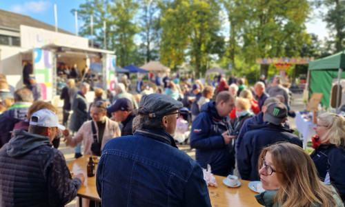 So wie hier im letzten Oktober findet auch im Herbst 2024 der Lehrsche Kunsthandwerkermarkt statt. (Archiv)