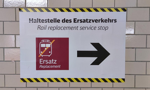 Hinweis auf Schienenersatzverkehr (Archiv)