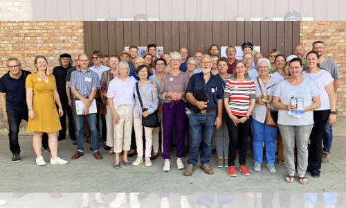 Volzum ist Sieger des diesjährigen Dorfwettbewerbs “Unser Dorf hat Zukunft” auf Kreisebene. Auf dem Foto: Jury und Einwohnerinnen und Einwohner Volzums während der Dorfbegehung.