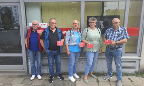 v.l.n.r.: Dietmar Stecher, Reiner Knoll, Bärbel Landwehr, Nicole Bliesener (alle SoVD Braunschweig), Rolf Kamphenkel (Behindertenbeirat Braunschweig).