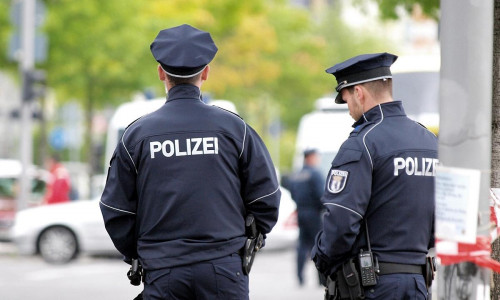 Polizisten (Archiv)