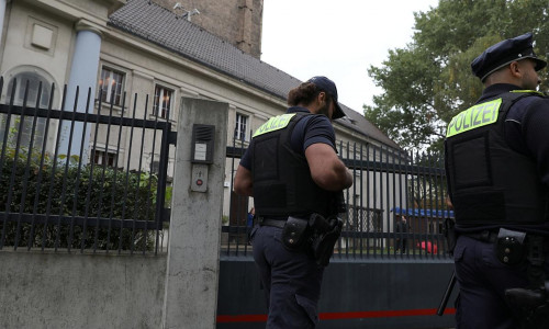 Polizei vor Synagoge (Archiv)