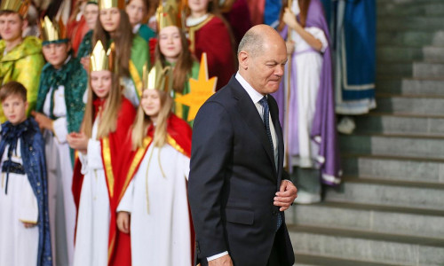 Olaf Scholz mit Sternsingern am 07.01.2025