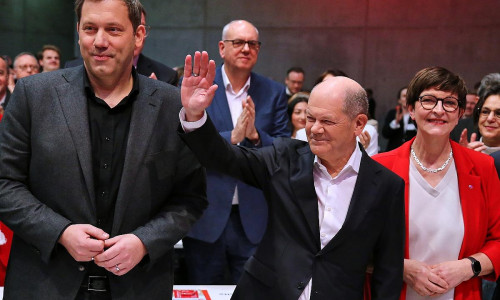 Lars Klingbeil, Olaf Scholz, Saskia Esken am 11.01.2025