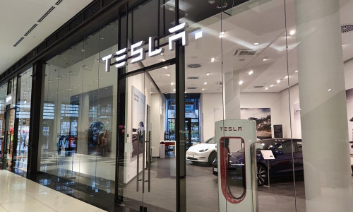 Tesla-Shop (Archiv)