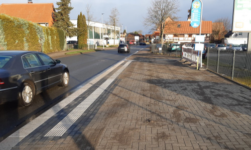 Die Tiefbau- und Pflasterarbeiten an der Haltestelle „Hauptstraße“ im Ortsteil Esbeck sind bereits abgeschlossen. 