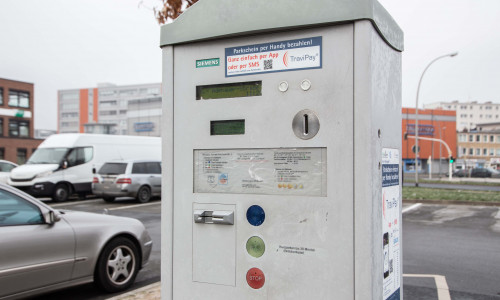 Aktuell kann man mit Bargeld oder mobil bezahlen. Archivbild