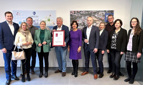 Oberbürgermeister Dr. Thorsten Kornblum, Annette Schütze (Aufsichtsratsvorsitzende NiWo), Sebastian Hämker (NBank), Dr. Kathrin Wahlmann (Nds. Justizministerin) Torsten Voß (GF NiWo), Dr. Susanne Schmitt (Verbandsdirektorin vdw), Rouven Langanke (Prokurist NiWo), Esther von der Straten (Prokuristin NiWo), Eckbert Middendorf (NiWo), Brigitte Urff (NiWo), Laura Güldner (NiWo) (v. li.).