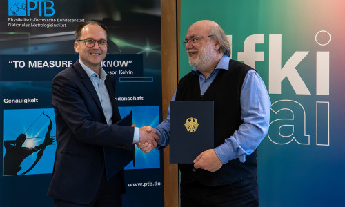 of. Dr. Tobias Schäffter (PTB) und Prof. Dr. Philipp Slusallek (DFKI) freuen sich auf die geplante enge Zusammenarbeit. 