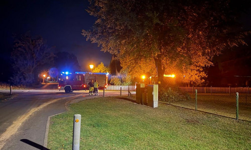 800 Meter lange Ölspur beschäftigt Feuerwehr in Neu-Schepelse (Archiv)