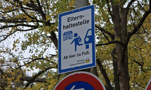 Um den Bring- und Abholverkehr von Schülern zu verbessern, gibt es mehrere Ansätze. Archivbild