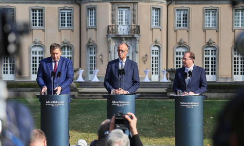 Klingbeil, Merz, Dobrindt bei Kabinettsklausur in der Villa Borsig am 01.10.2025