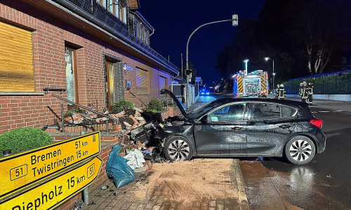 Barnstorf: Pkw fährt gegen Hauswand (Archiv)