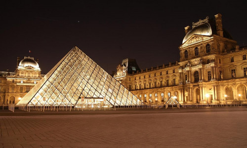 Louvre in Paris (Archiv)