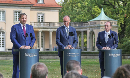 Klingbeil, Merz, Dobrindt bei Kabinettsklausur in der Villa Borsig am 01.10.2025