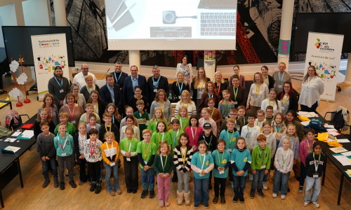Die Teilnehmerinnen und Teilnehmer der diesjährigen Kinderkonferenz.