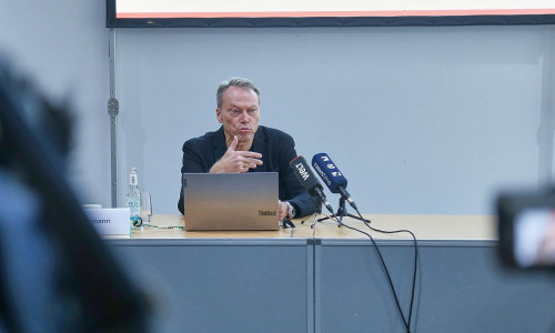 Vorstellung einer Studie zu Senioren am Steuer