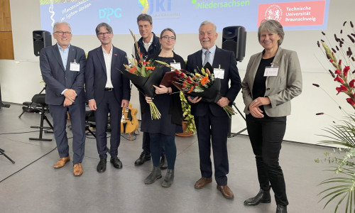 v.l.n.r.: Professor Dr. Frank Ordon, Professor Dr. Knut Baumann, Dr. Michael Klüken, Preisträgerin Dr. Marion C. Müller, Preisträger Dr. Stephan Winter und Professorin Dr. Annette Reineke.