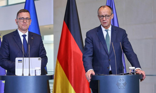 Kristen Michal und Friedrich Merz am 27.11.2025