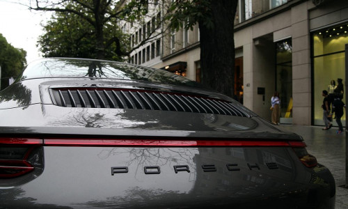 Porsche in der Düsseldorfer Kö (Archiv)
