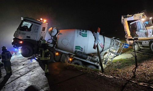 Betonmischer im Graben (Archiv)