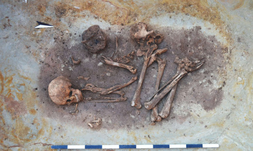 Grab der Glockenbecherkultur aus der Zeit um 2.400 v. Chr..