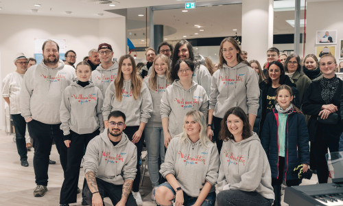 Dieses Gruppenfoto entstand bei der Vernissage im vorigen Jahr.