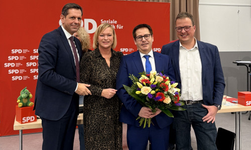 (v.l.) Niedersachsens Ministerpräsident Olaf Lies, Dunja Kreiser, MdB, Landratskandidat Martin Albinus, Jan Schröder, MdL