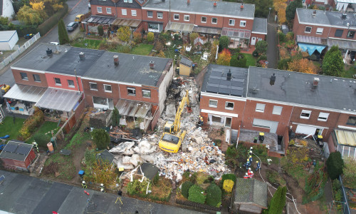 Am Freitagabend kam es am  Schöppenstedter Stieg zu einer Explosion eines Hauses. 