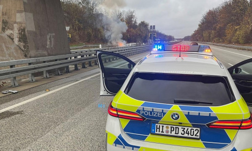 PKW-Brand auf der BAB 7 mit einer leicht verletzten Person  (Archiv)