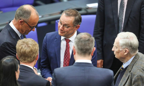 Friedrich Merz bekommt nach der Kanzlerwahl Glückwünsche von der AfD (Archiv)