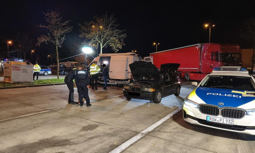 Großangelegte Verkehrskontrolle auf der A1  (Archiv)
