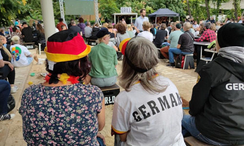 Public Viewing im Berliner Biergarten BRLO (Archiv)