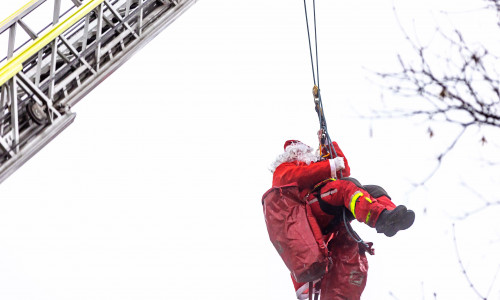 Der Nikolaus besuchte die Kinderstation.