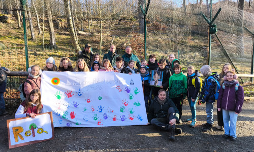  Die 5. Klasse des Niedersächsischen Internatsgymnasiums (NIG) in Bad Harzburg hat den Kuder aus der Schweiz auf den Namen „Reto“ getauft.  