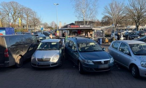 Senior erfasst zwei Fußgänger beim Wümme-Park (Archiv)