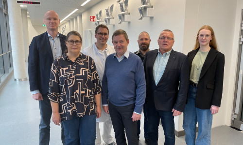 (v.l.) Dr. Jan Wolff, Petra Barteldt, Dr. Stefan Sürig, Dr. Thorsten Kleinschmidt, Falko Salbert, Dr. Ingolf Moldenhauer und Maren Rüders.