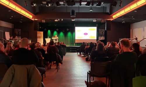 Dr. Franziska Schroeter präsentierte die wichtigsten Ergebnisse der aktuellen Mitte-Studie der Friedrich-Ebert-Stiftung.